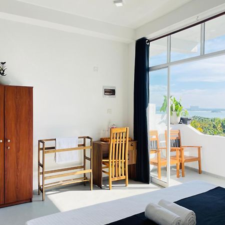 Regal Heights Hotel Велигама Экстерьер фото