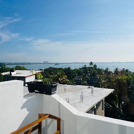 Regal Heights Hotel Велигама Экстерьер фото