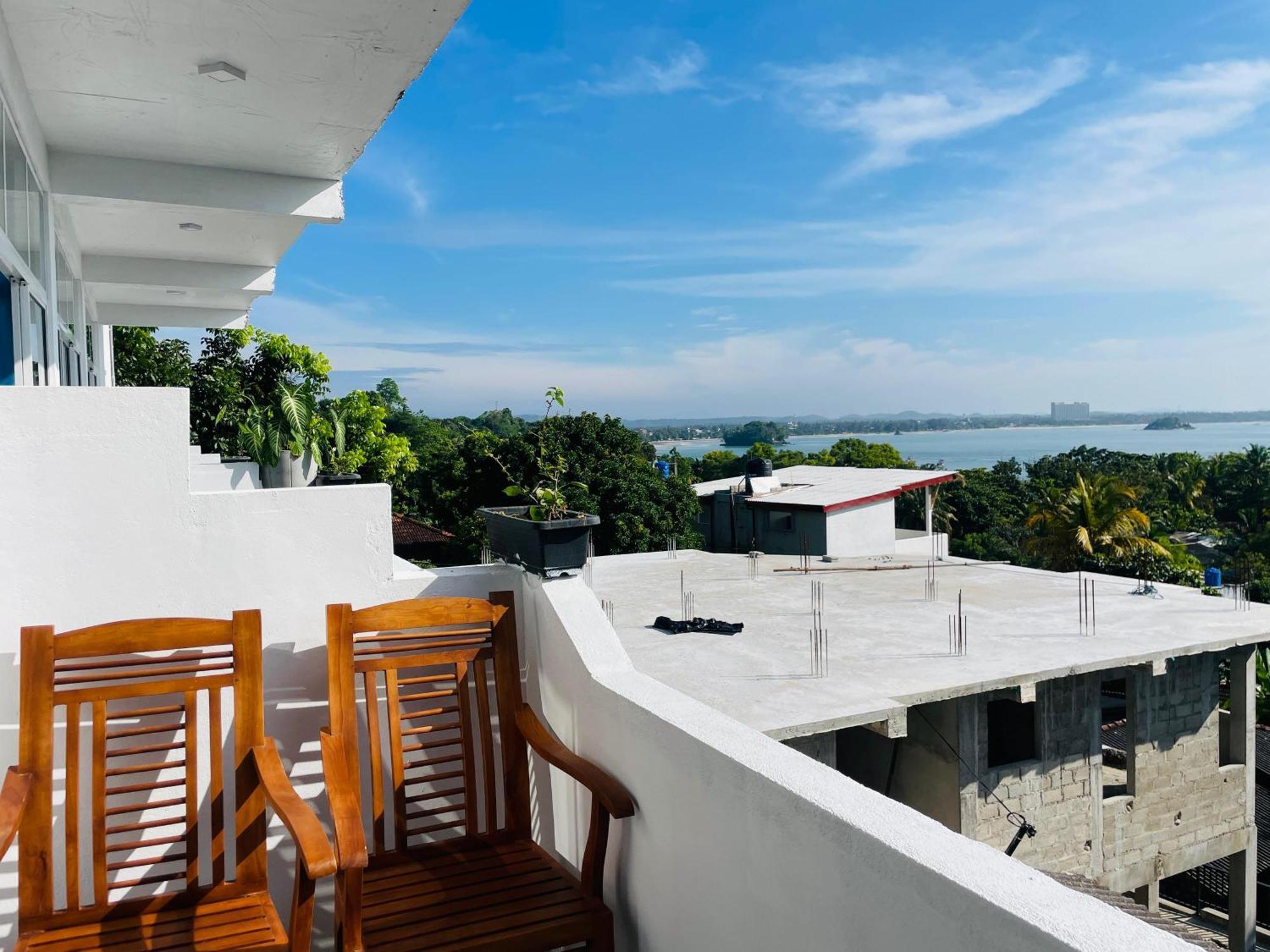 Regal Heights Hotel Велигама Экстерьер фото